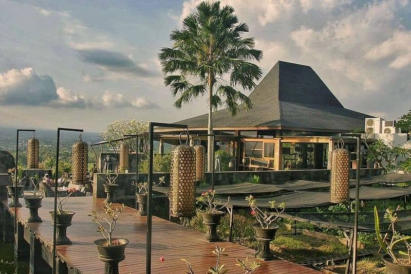 10 Rekomendasi Tempat Nongkrong Asyik, the mangkoro hotel, hotel bintang 3